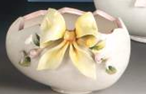 Uovo aperto con fiocco - Dea Capodimonte