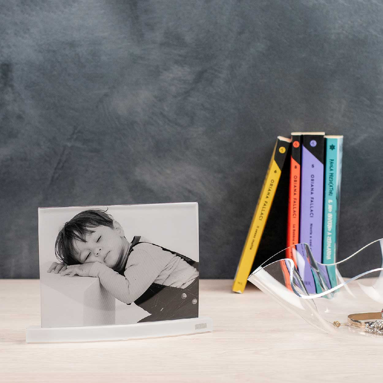 Portafoto trasparente in plexiglass Twist - Vesta Design