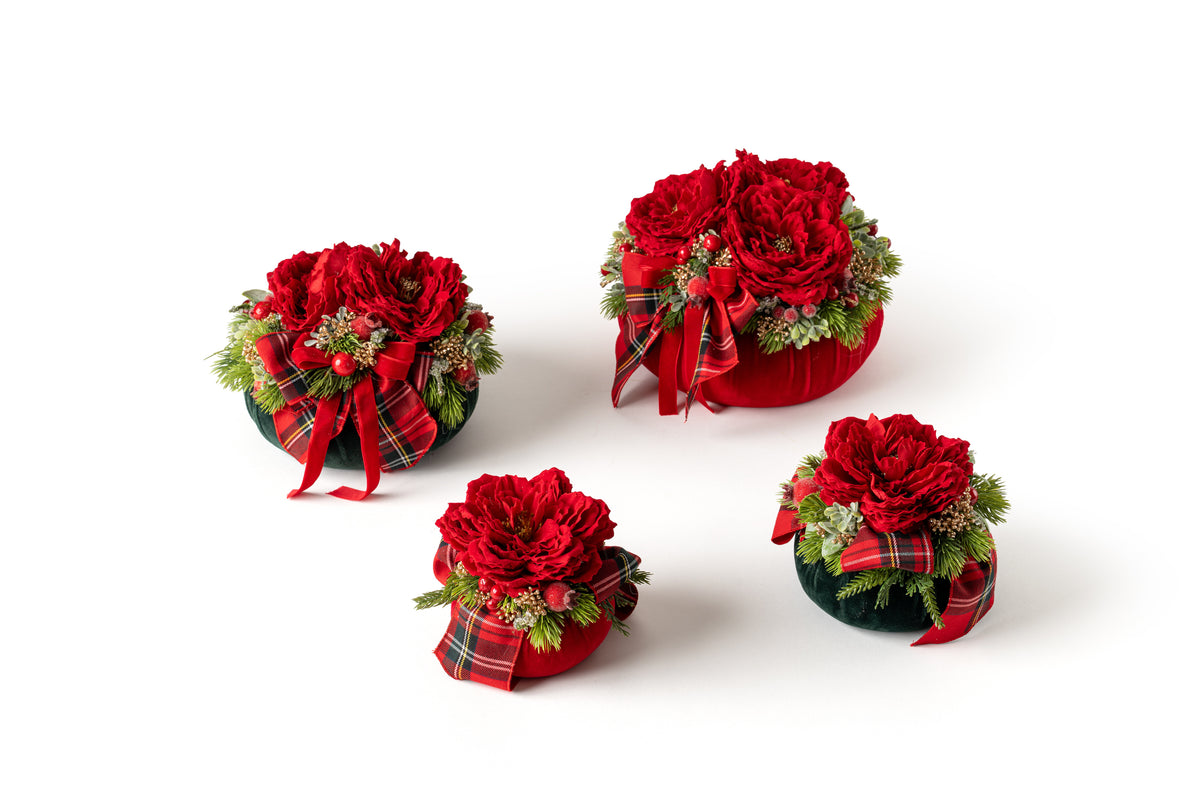 Pouf in velluto con peonia e decorazione natalizia  - Fiori di Lena